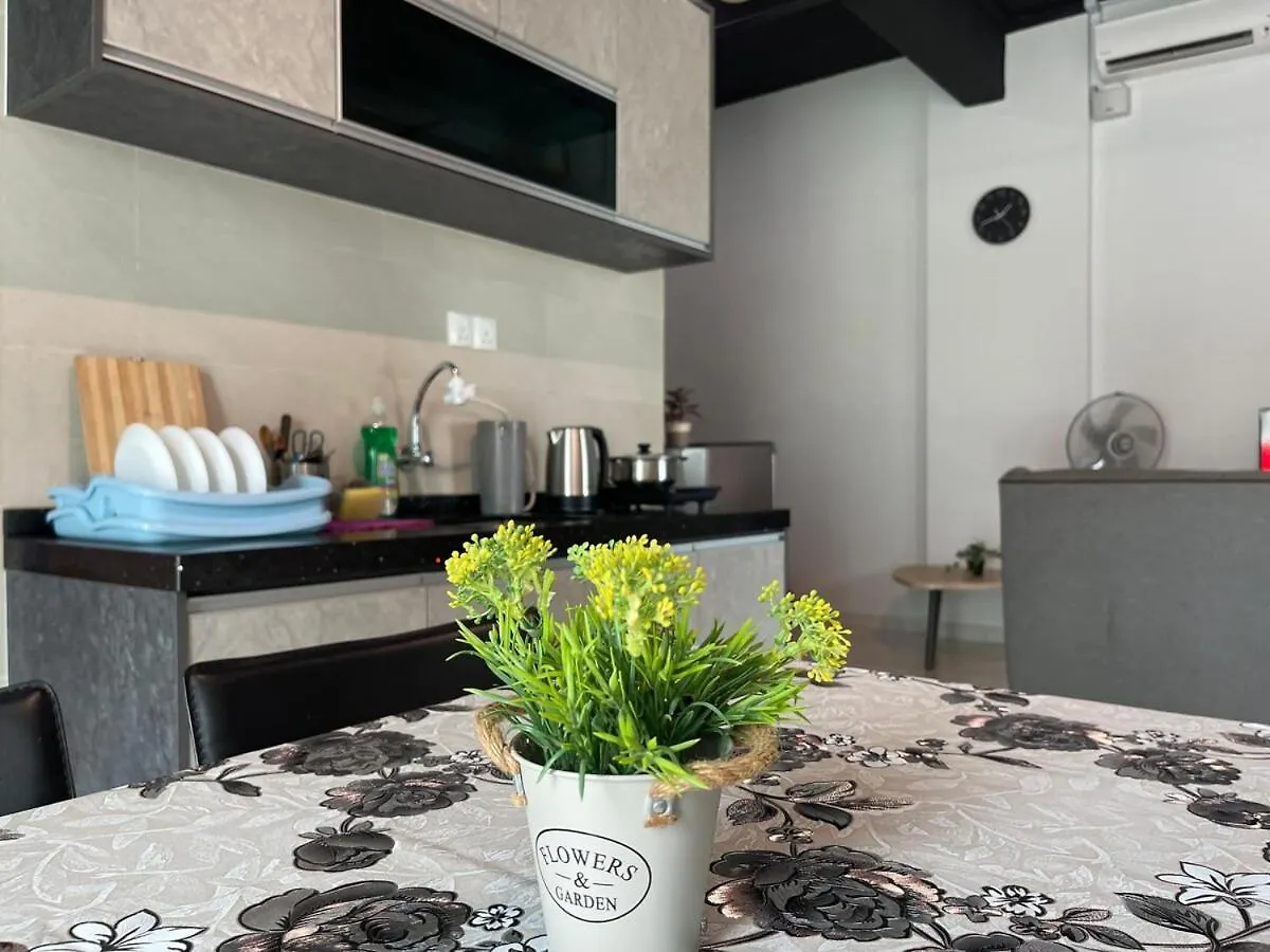 2Br Airport Panoramic View Family Suite Bayan Lepas 0*,