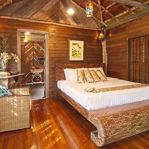 4* Resort Fig Tree Hills